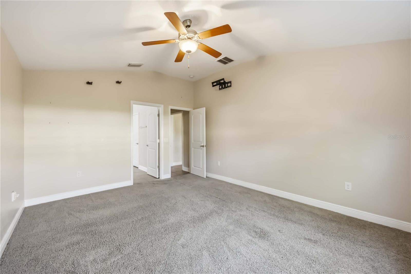 Image 23 of 31 For 9984 Spring Gulch Lane