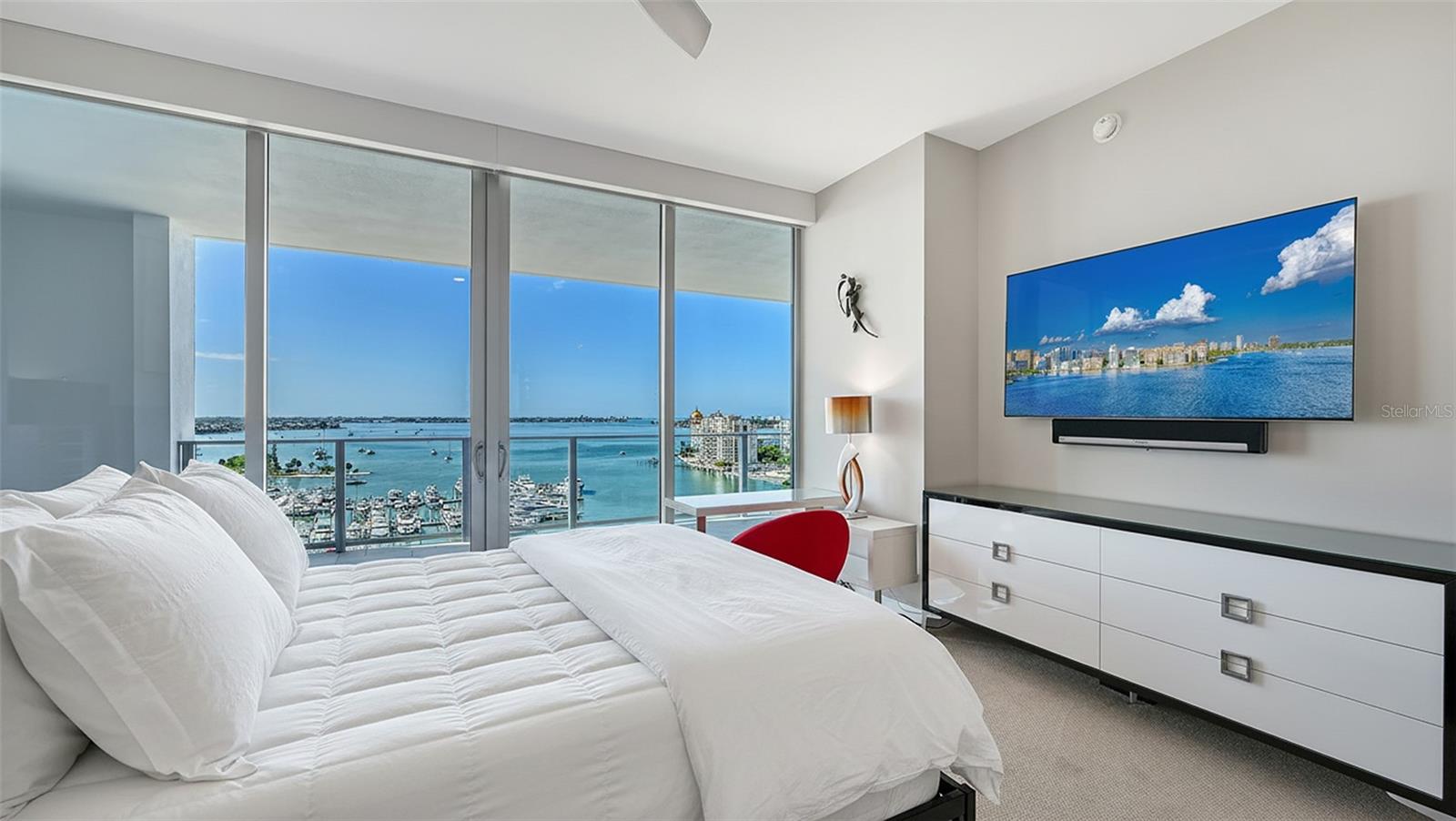 Image 31 of 79 For 1155 Gulfstream Avenue 1107