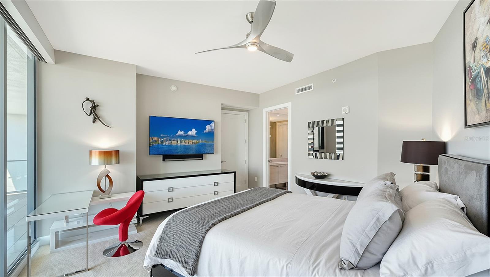 Image 34 of 79 For 1155 Gulfstream Avenue 1107