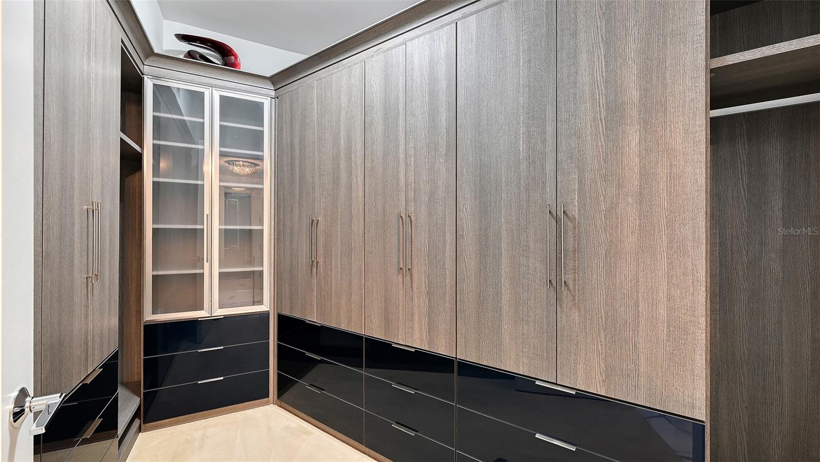 Image 38 of 79 For 1155 Gulfstream Avenue 1107