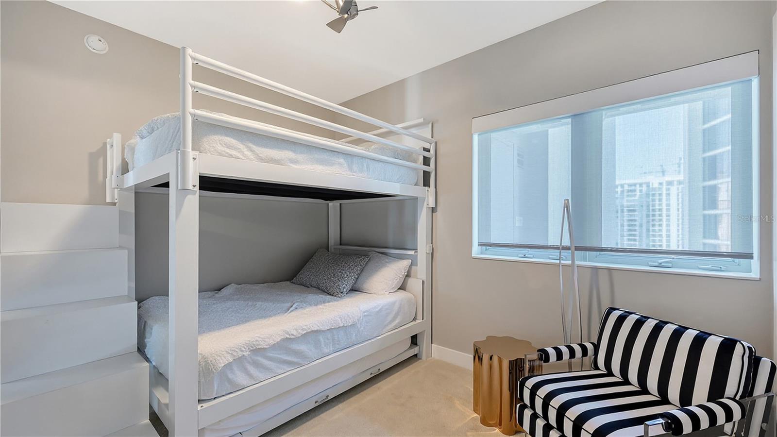 Image 39 of 79 For 1155 Gulfstream Avenue 1107