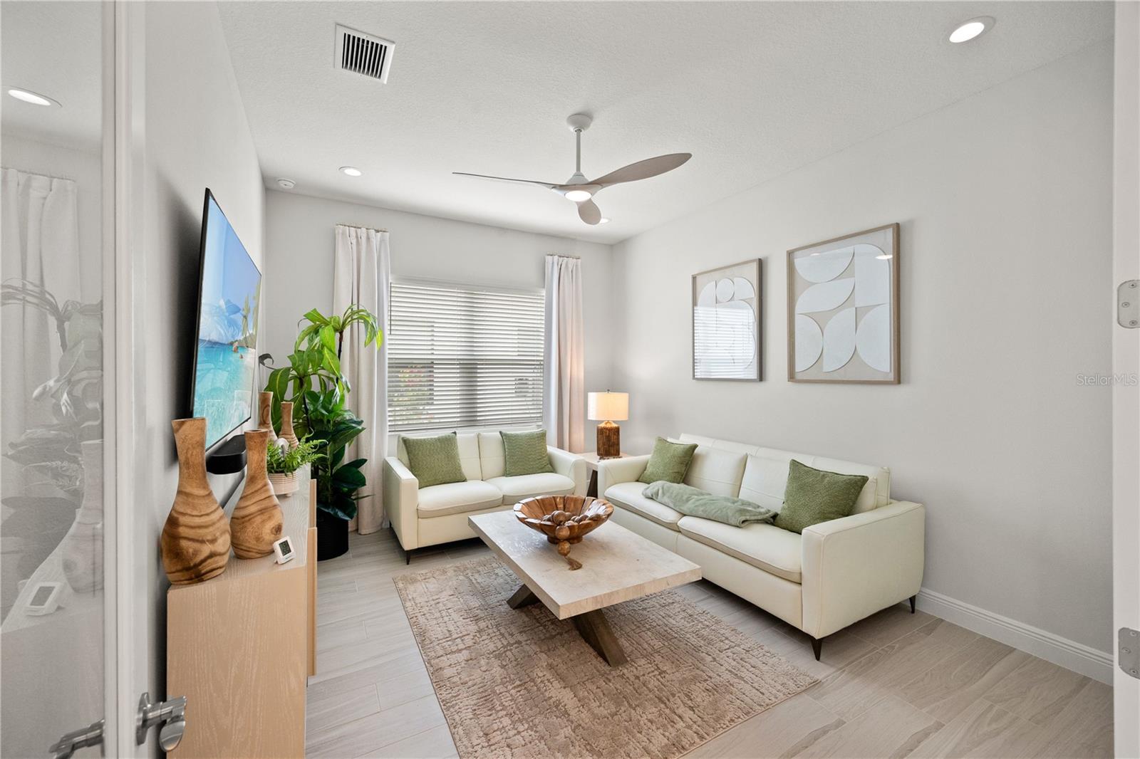 Image 11 of 37 For 10125 Crystal Isles Circle