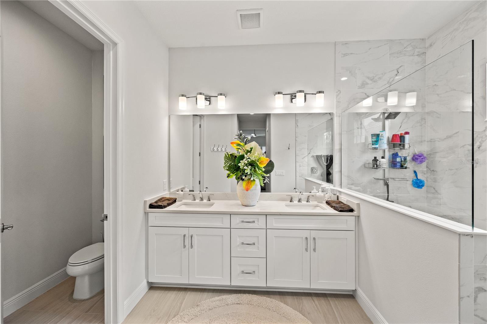 Image 18 of 37 For 10125 Crystal Isles Circle