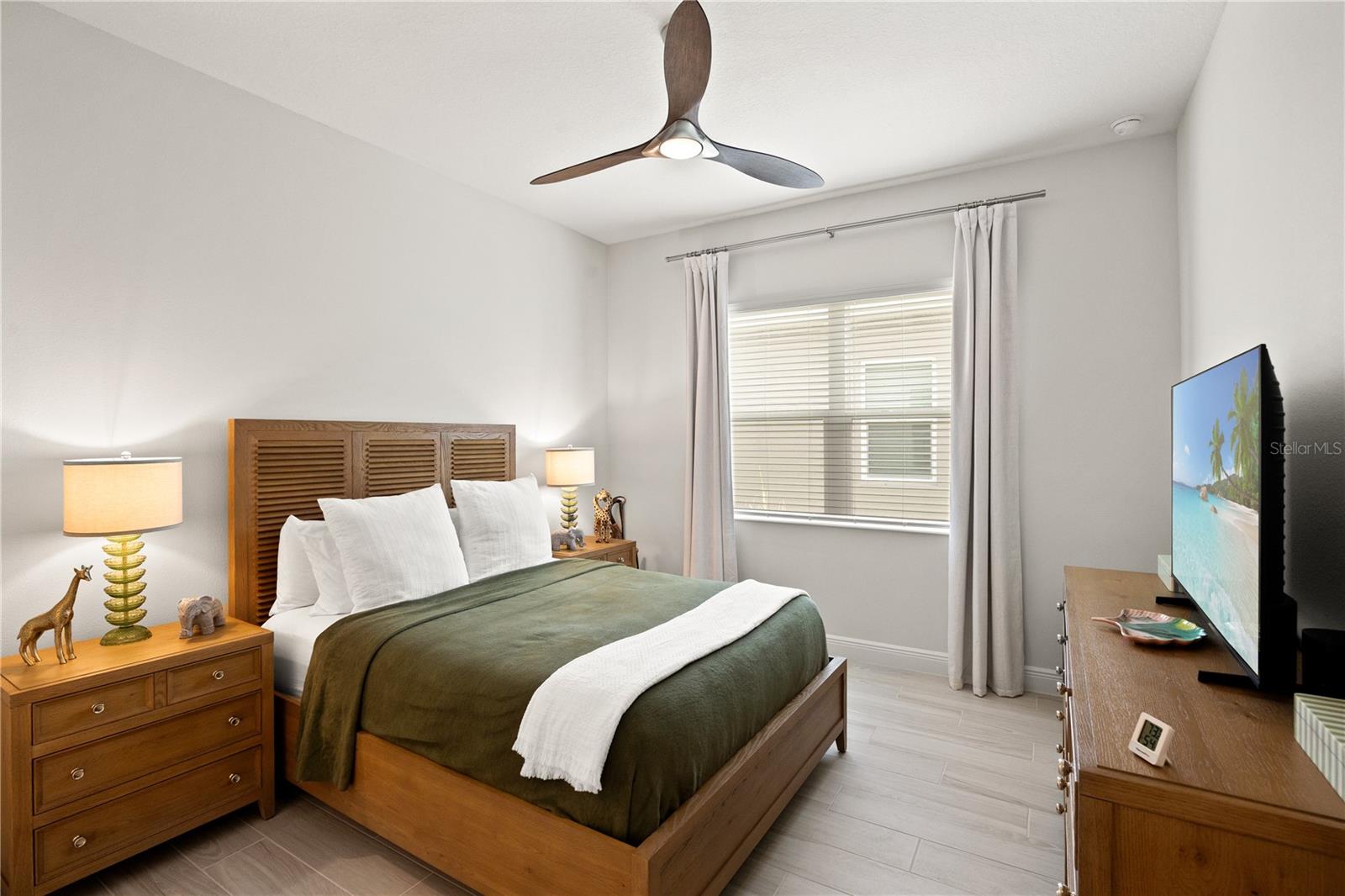 Image 20 of 37 For 10125 Crystal Isles Circle