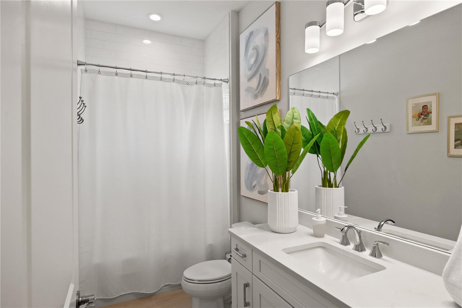 Image 25 of 37 For 10125 Crystal Isles Circle