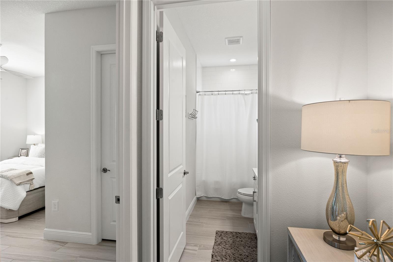 Image 26 of 37 For 10125 Crystal Isles Circle