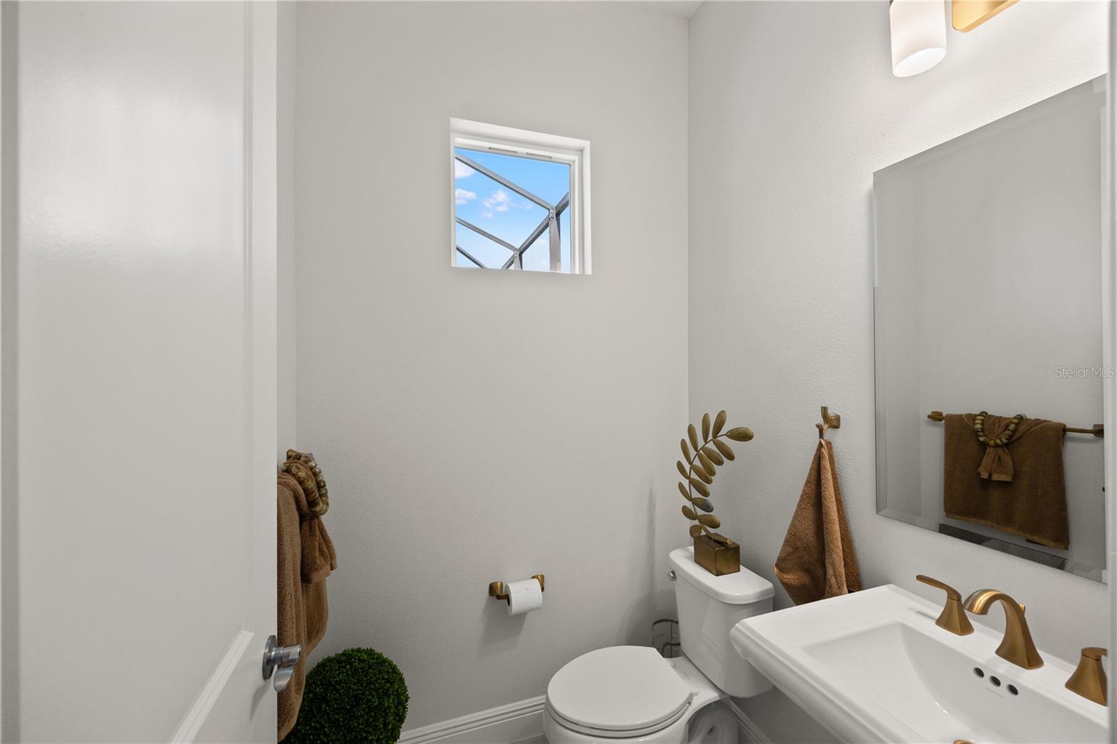 Image 27 of 37 For 10125 Crystal Isles Circle