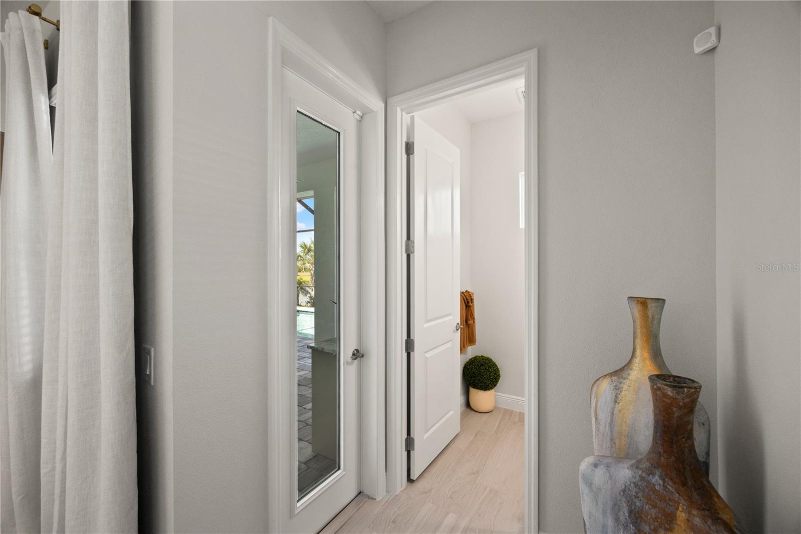 Image 28 of 37 For 10125 Crystal Isles Circle