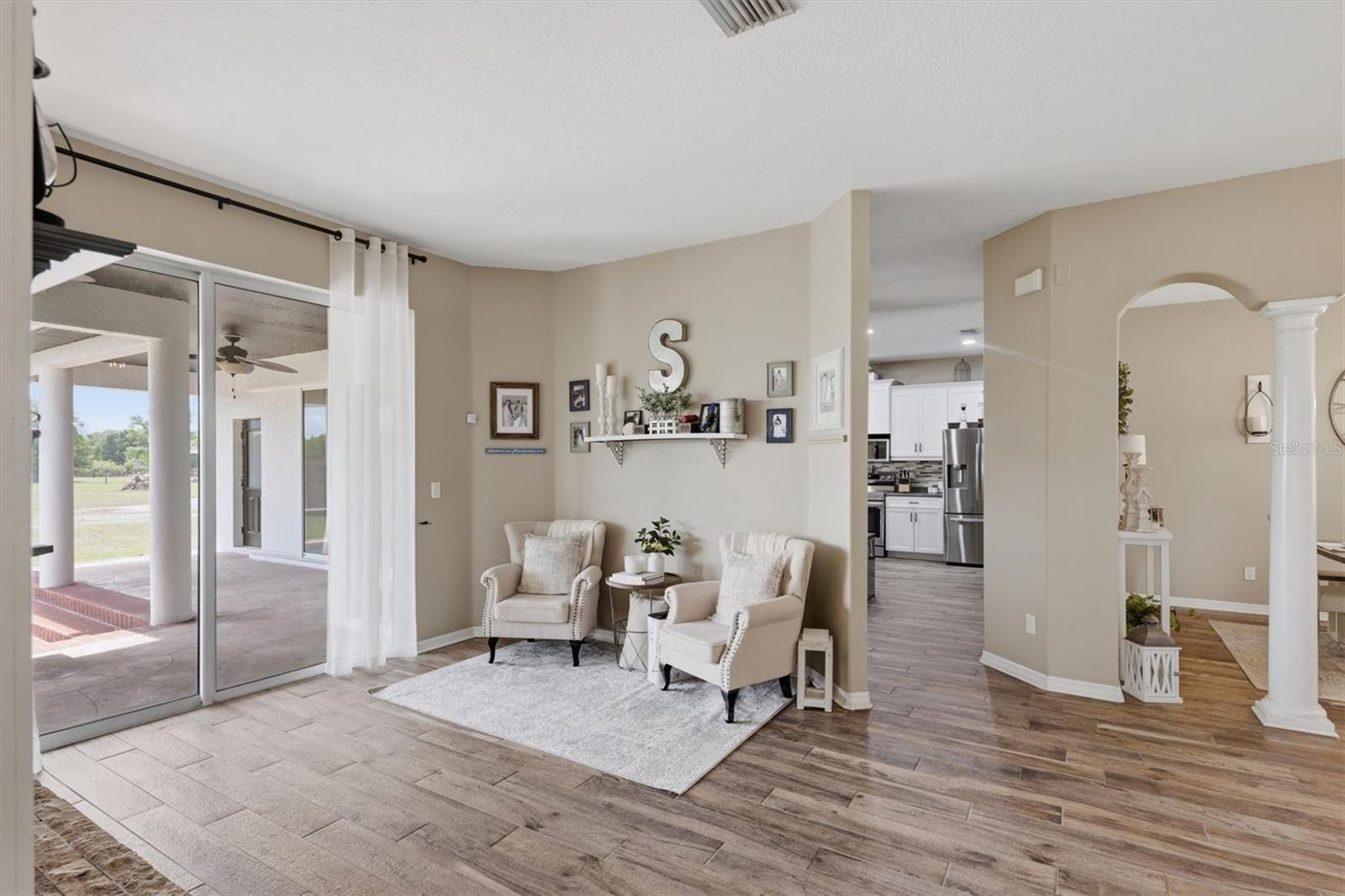 Listing photo id 17 for 26920 Brandiff Road E