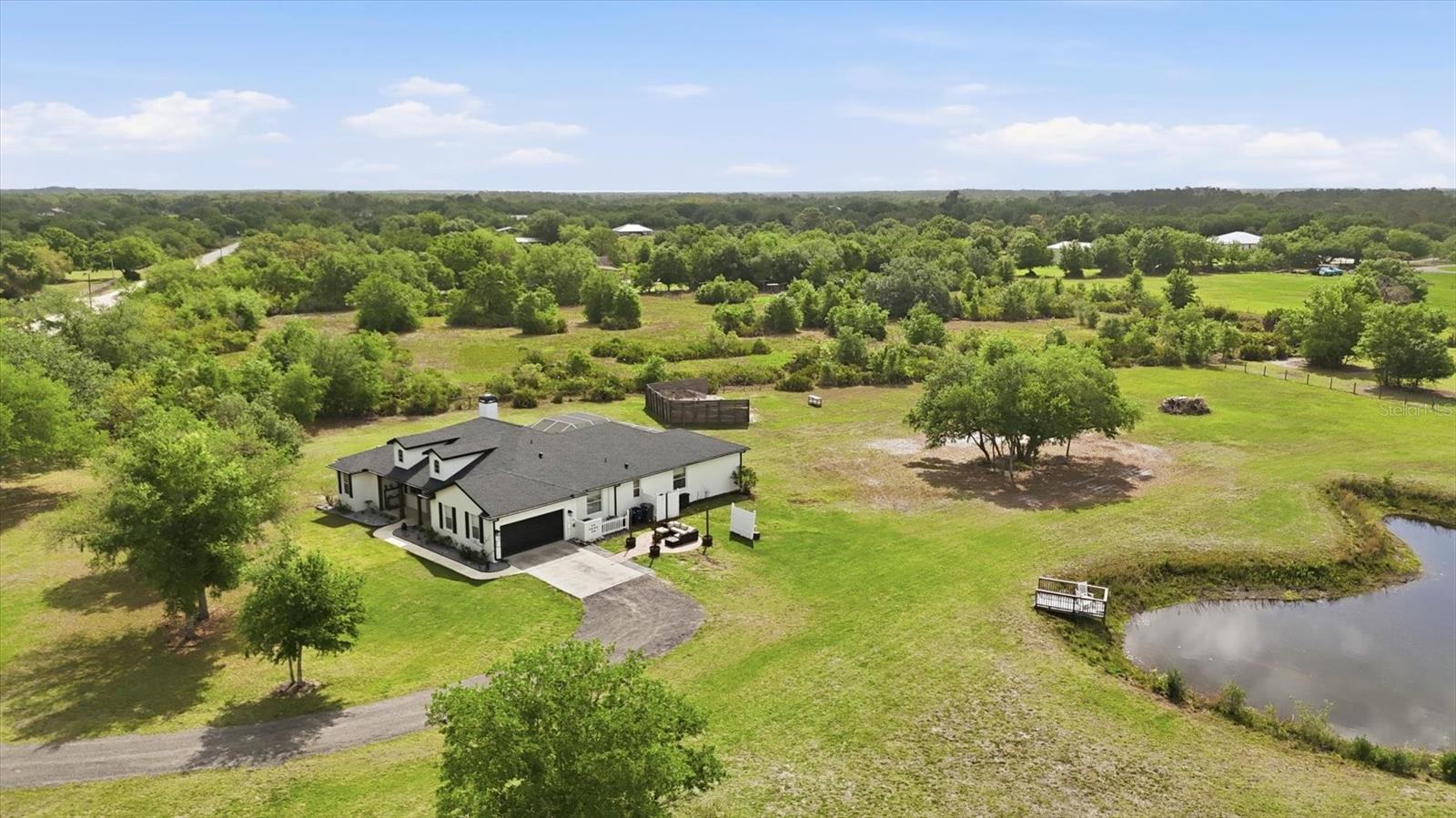 Listing photo id 0 for 26920 Brandiff Road E