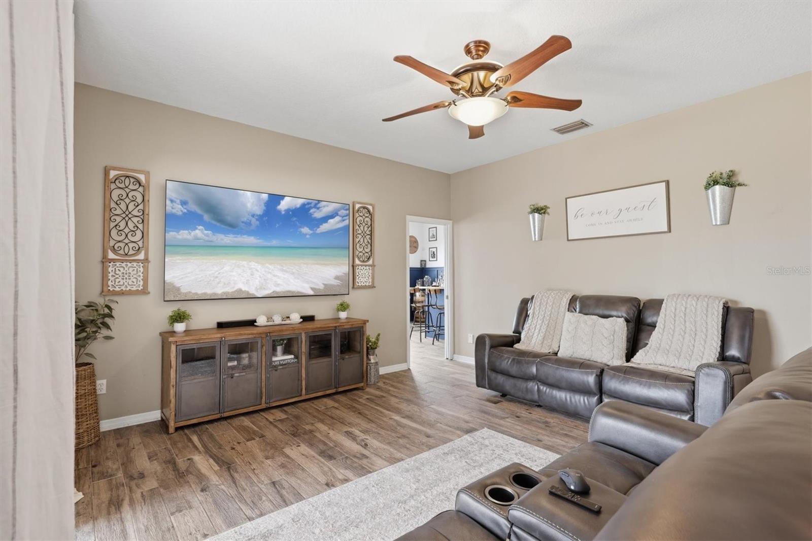 Listing photo id 18 for 26920 Brandiff Road E