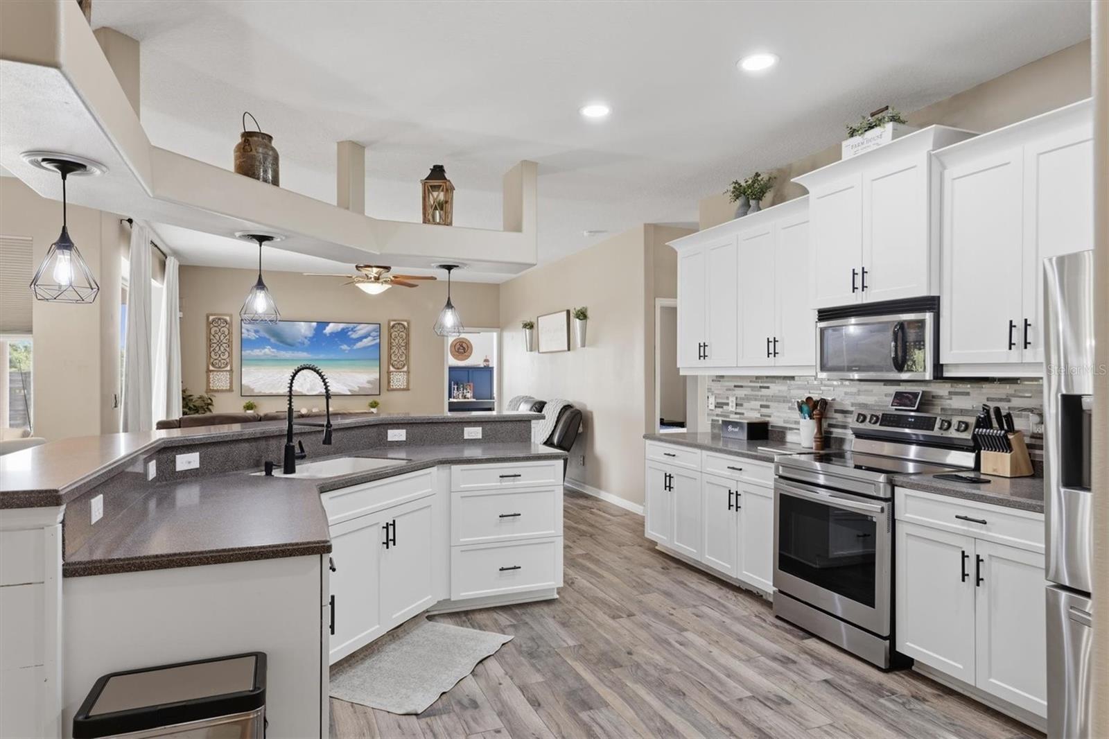 Listing photo id 23 for 26920 Brandiff Road E