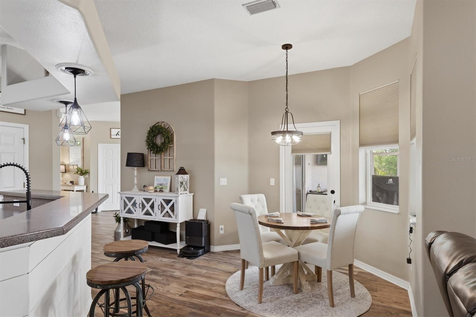 Listing photo id 27 for 26920 Brandiff Road E