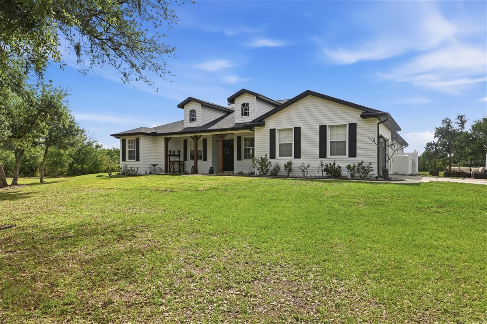 Listing photo id 2 for 26920 Brandiff Road E