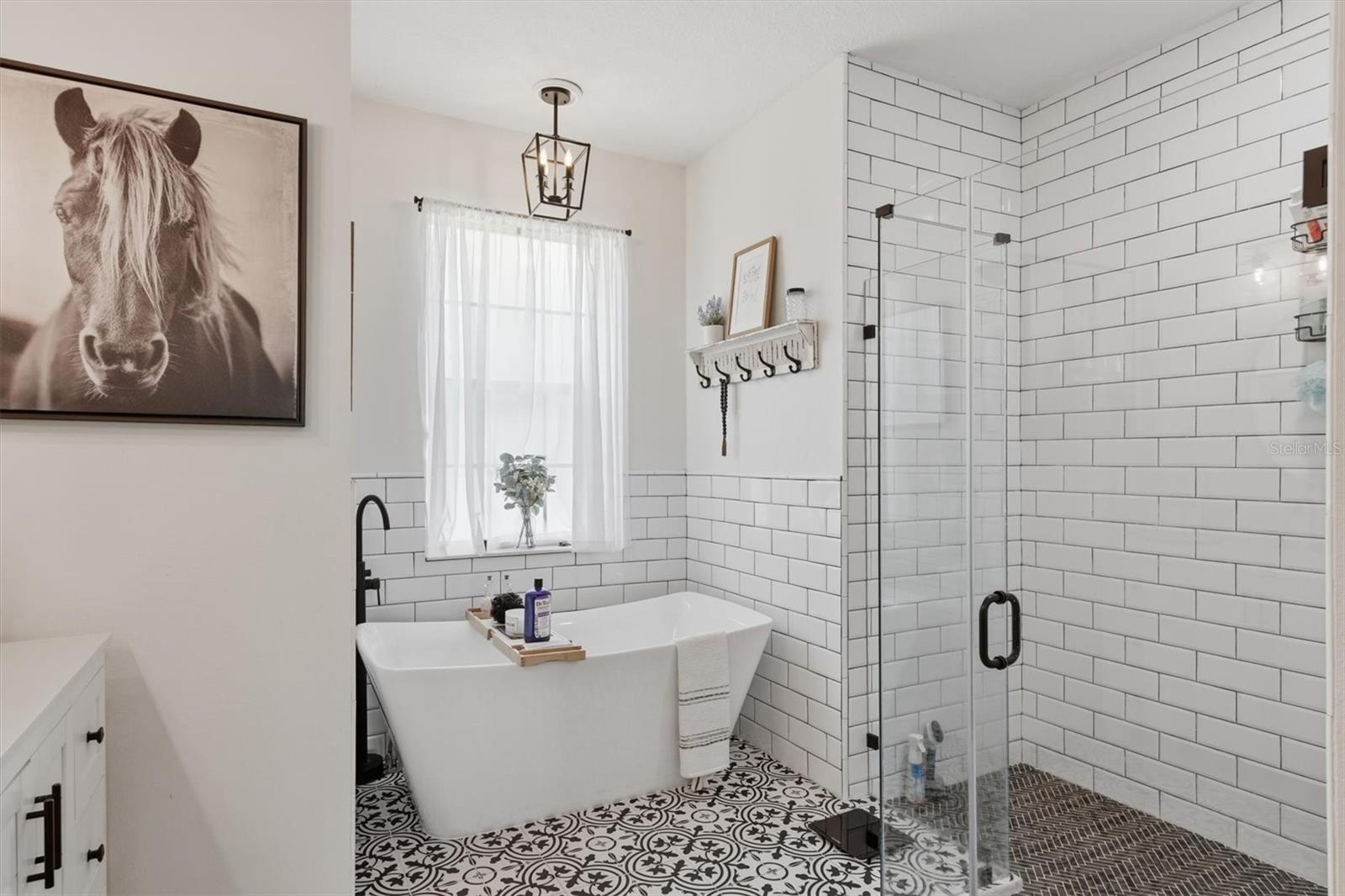 Listing photo id 41 for 26920 Brandiff Road E