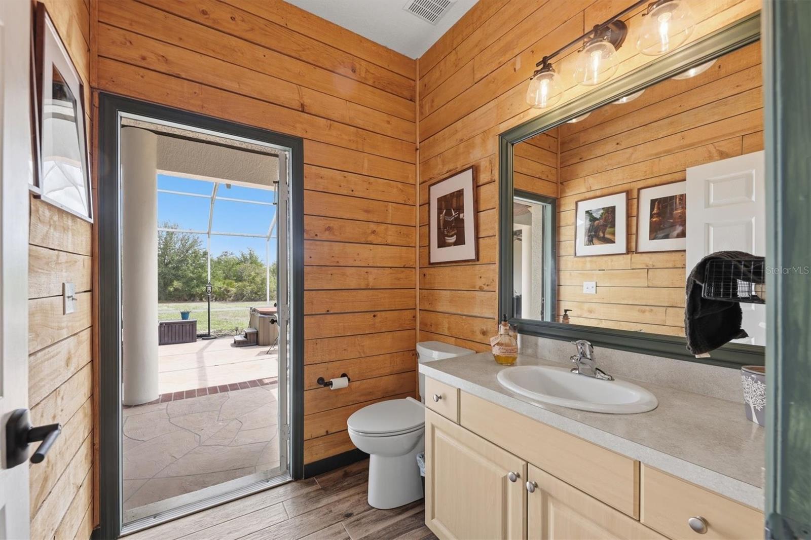 Listing photo id 44 for 26920 Brandiff Road E