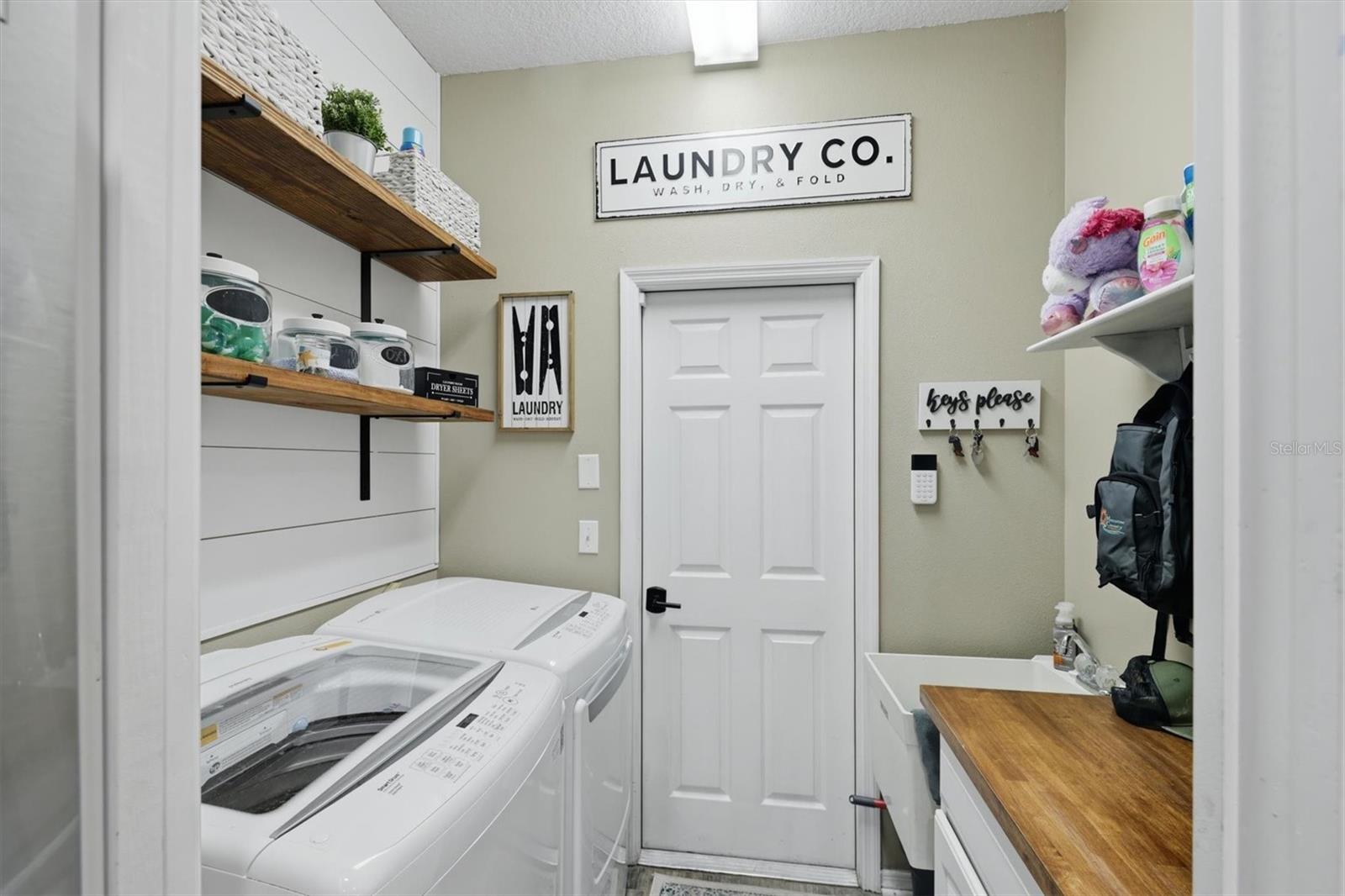 Listing photo id 46 for 26920 Brandiff Road E