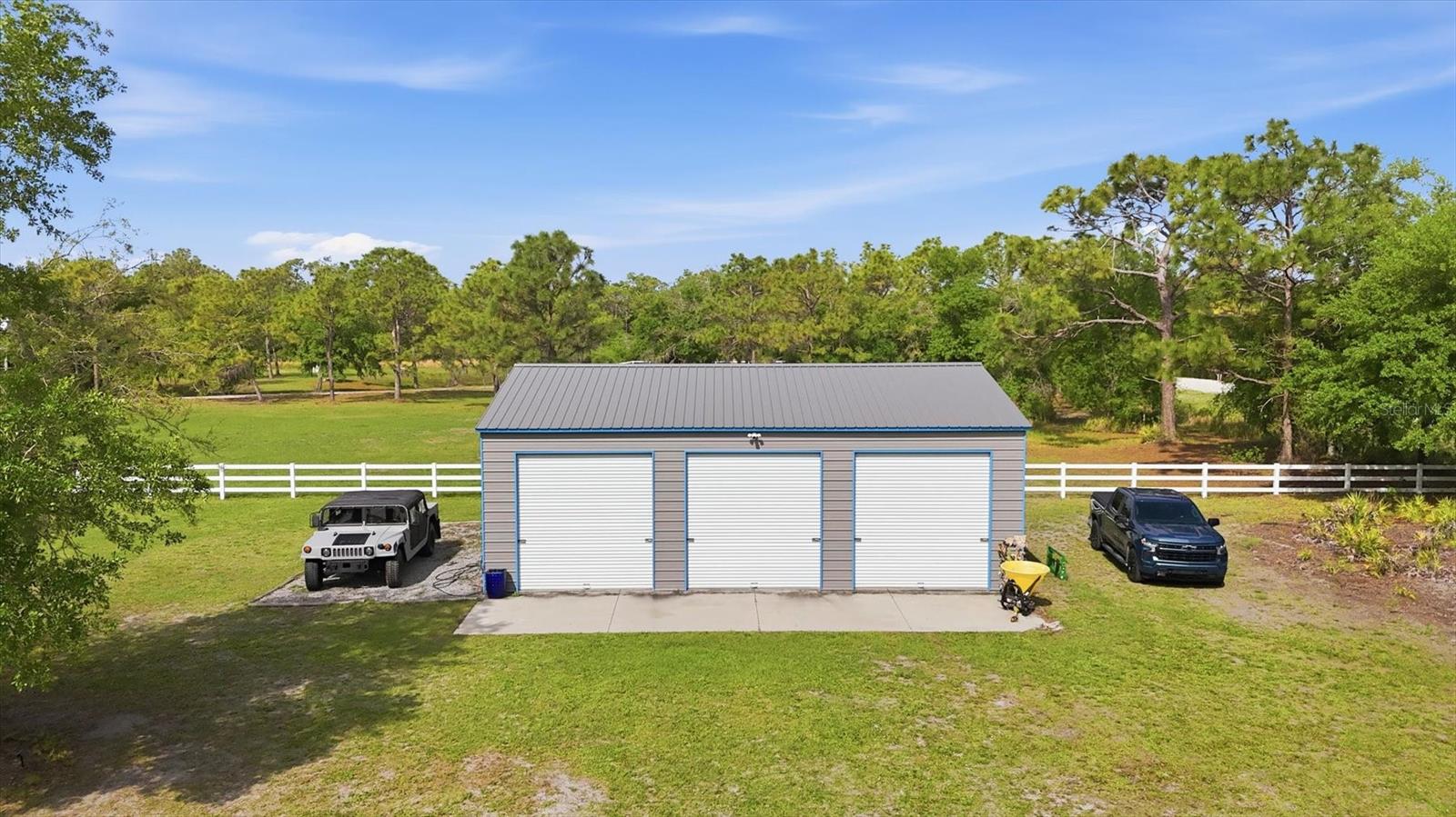 Listing photo id 57 for 26920 Brandiff Road E