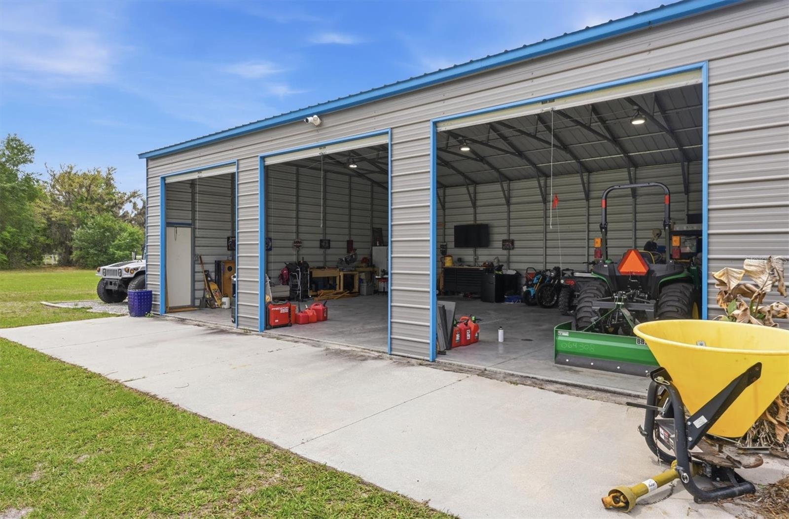 Listing photo id 58 for 26920 Brandiff Road E