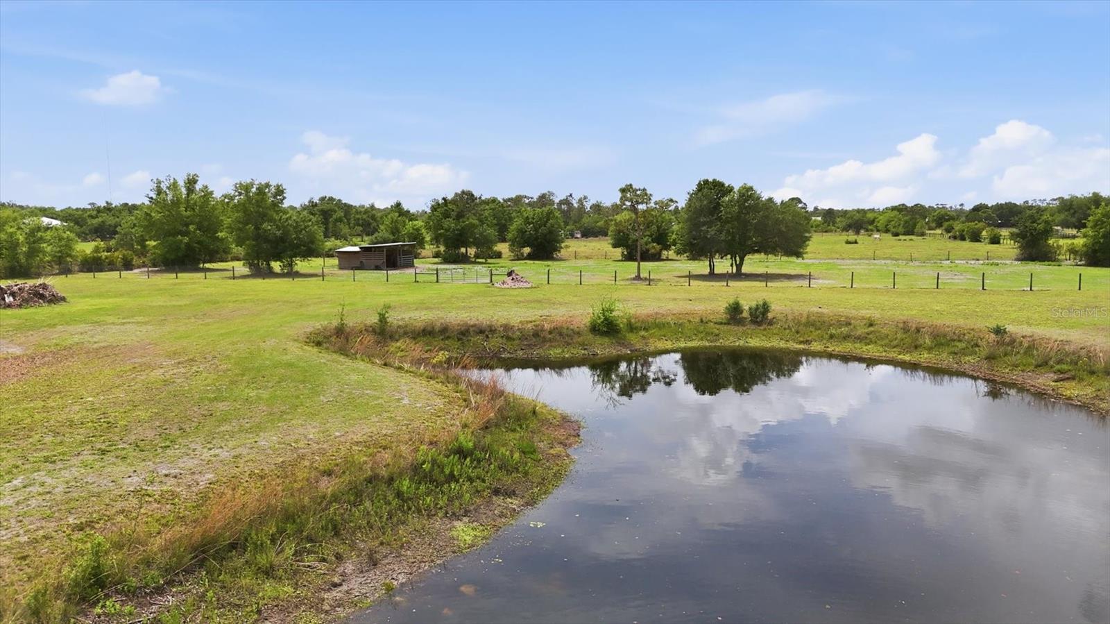 Listing photo id 65 for 26920 Brandiff Road E