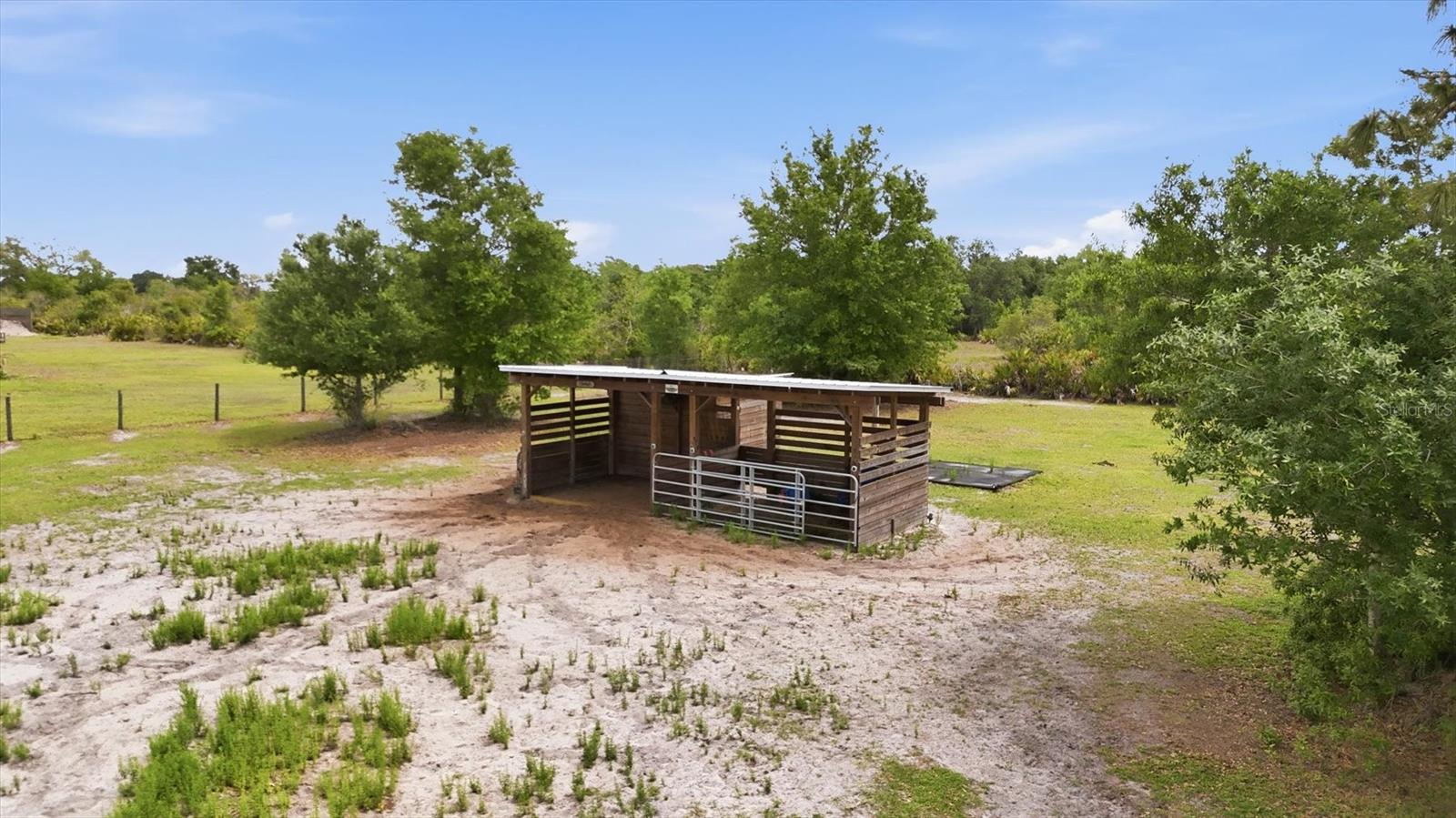 Listing photo id 67 for 26920 Brandiff Road E