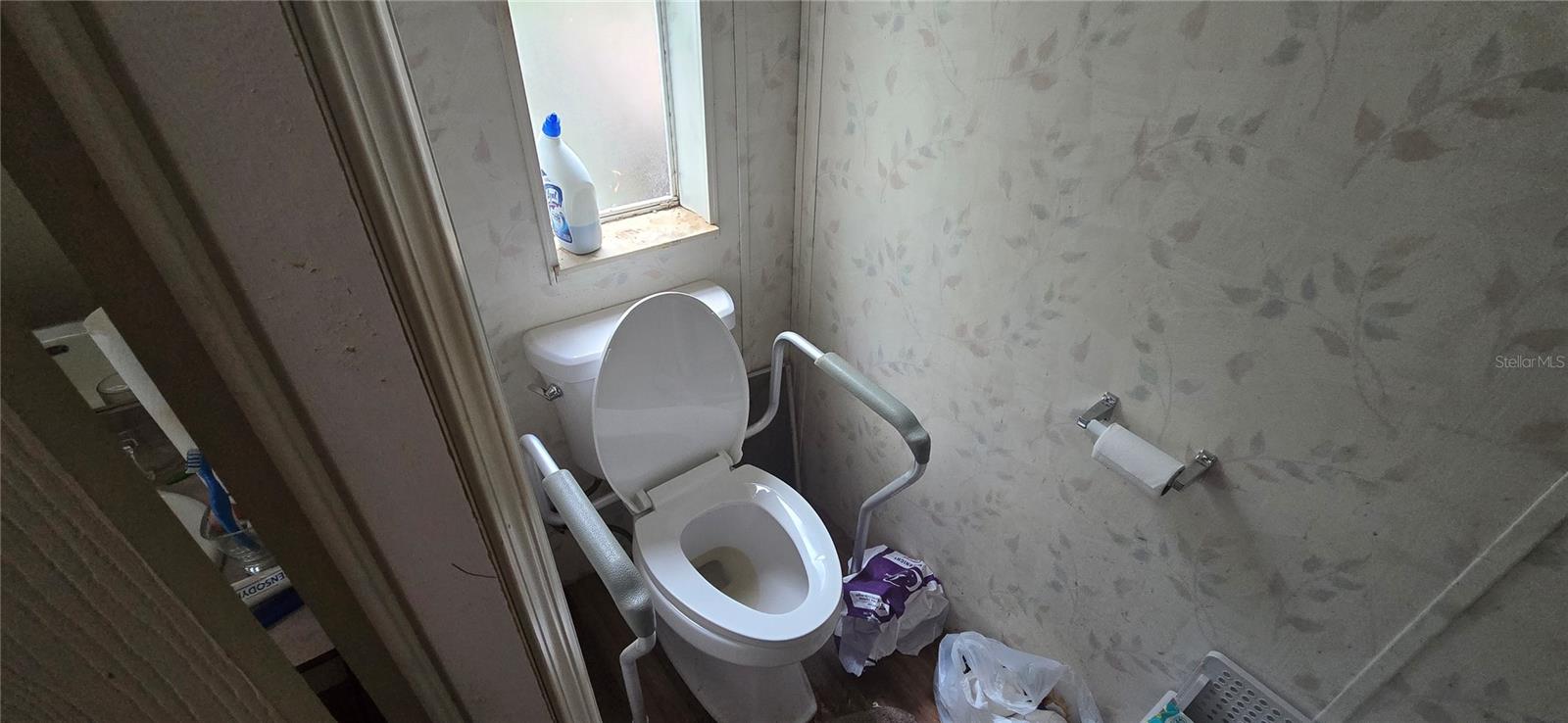 Image 21 of 29 For 1329 18th Way