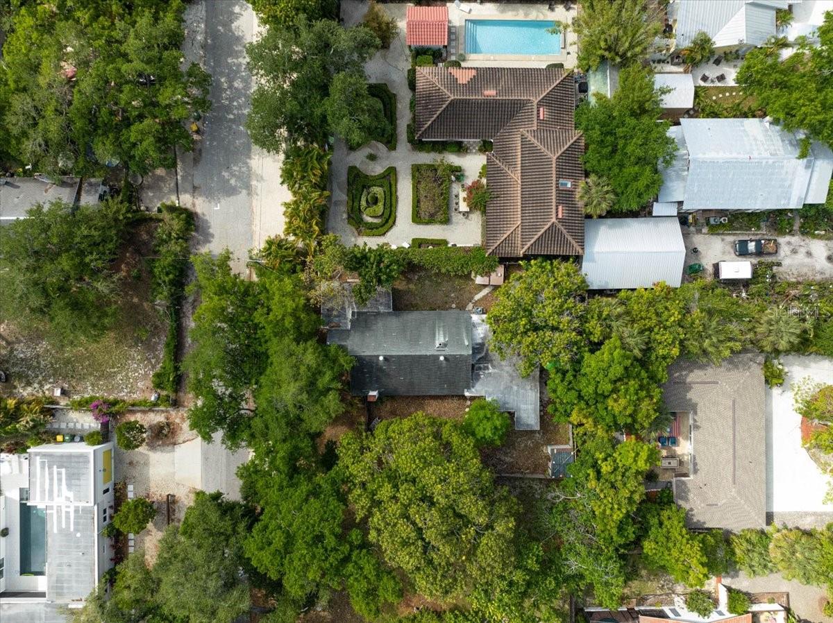 Image 6 of 13 For 2403 Hickory Avenue