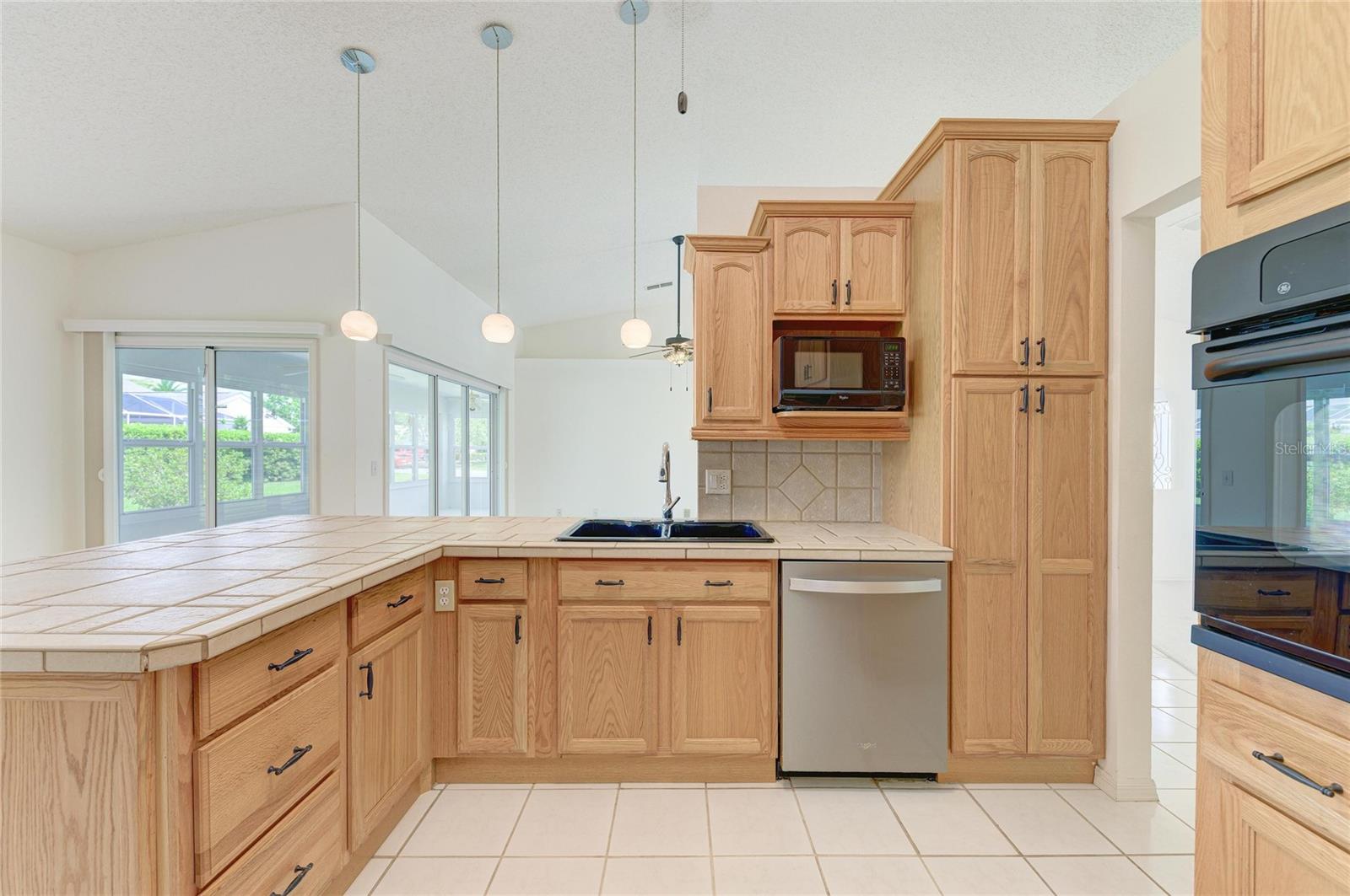 Image 25 of 60 For 6008 Promenade Court