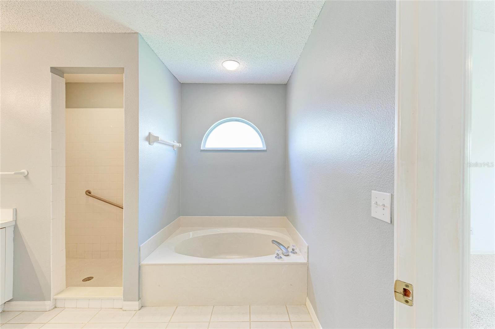 Image 35 of 60 For 6008 Promenade Court