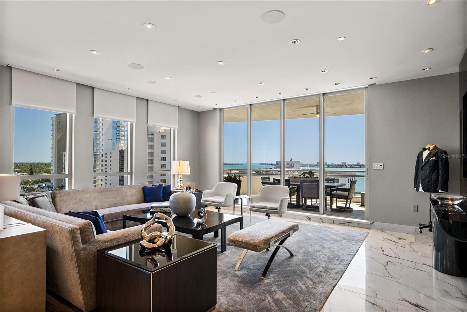 Image 11 of 80 For 401 Palm Avenue 1102