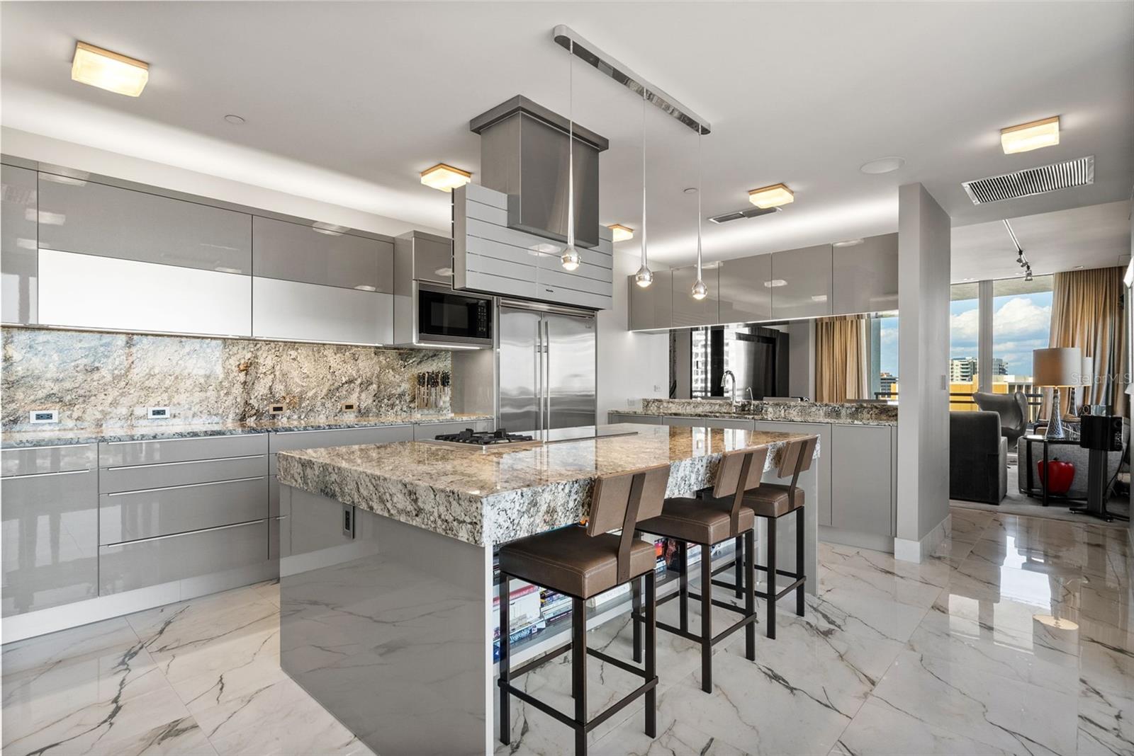 Image 23 of 80 For 401 Palm Avenue 1102