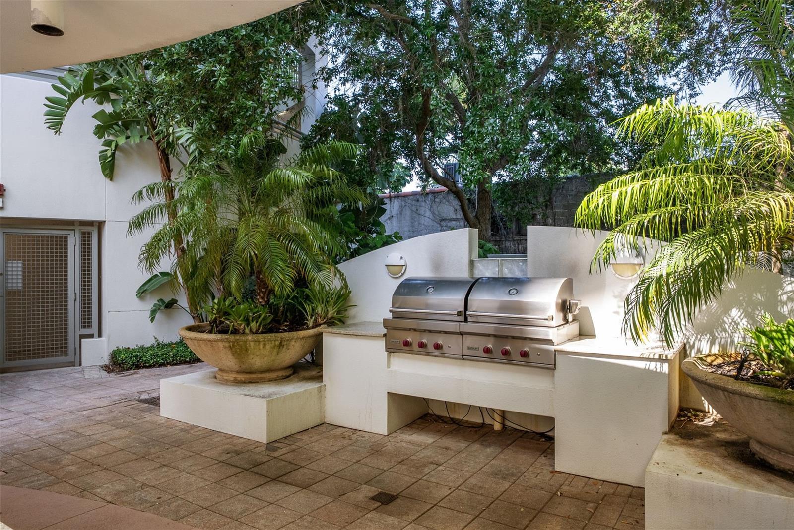 Image 60 of 80 For 401 Palm Avenue 1102