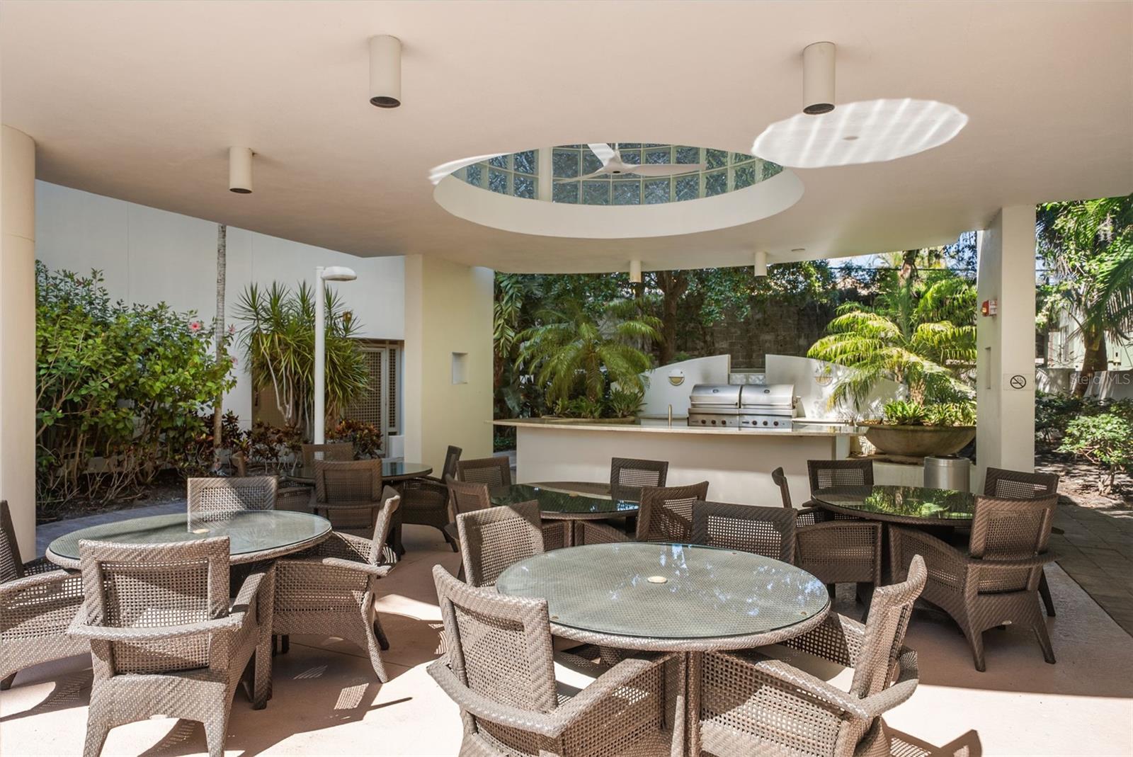 Image 61 of 80 For 401 Palm Avenue 1102