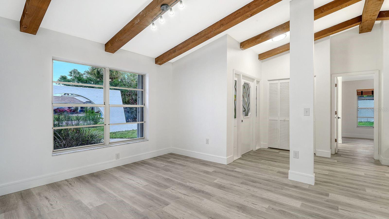 Image 14 of 64 For 4368 Kingston Loop