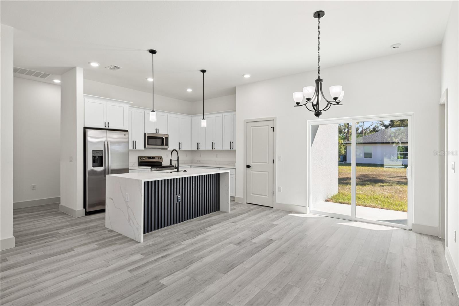 Image 13 of 46 For 15467 Hillsborough Boulevard