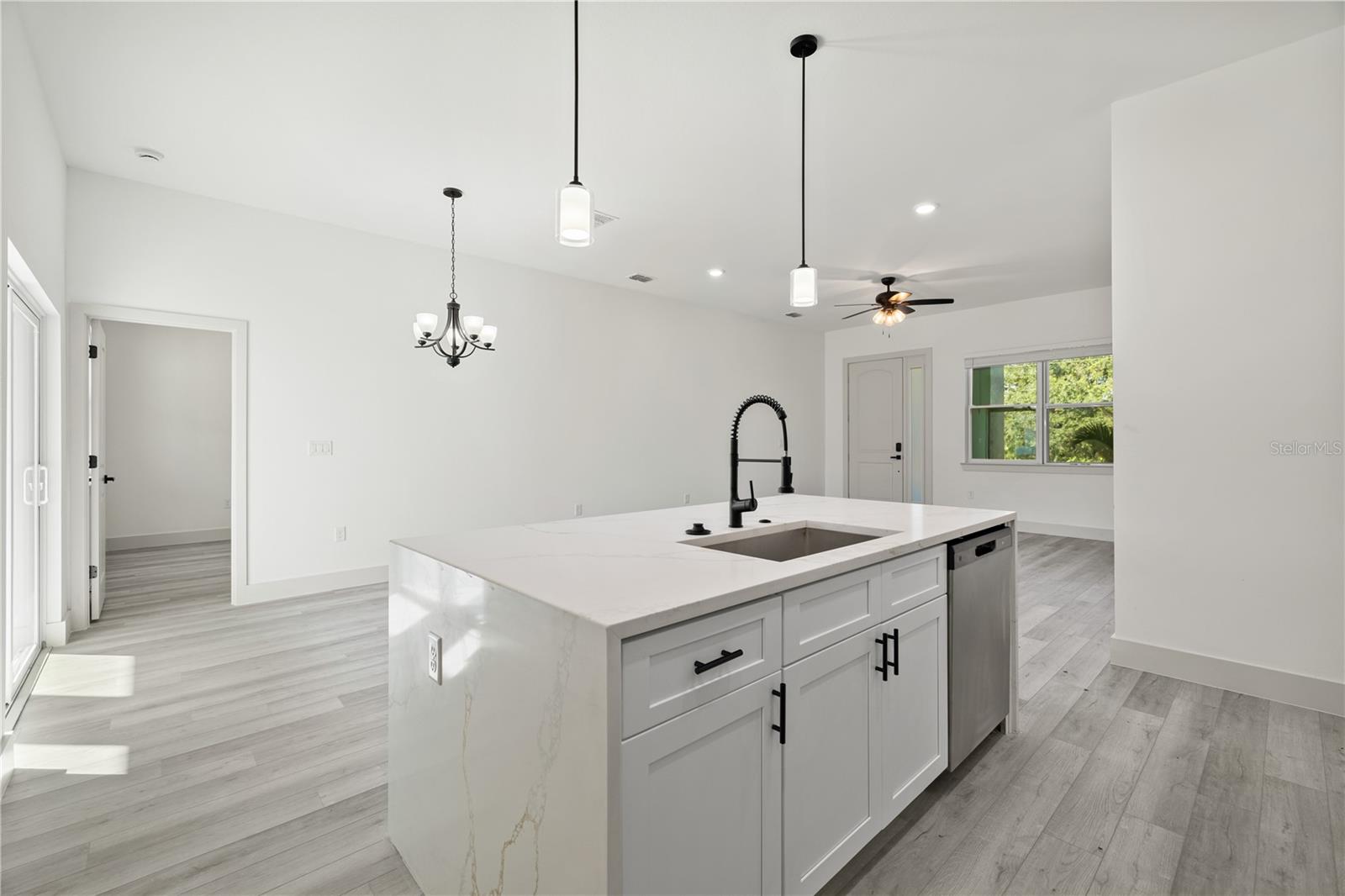 Image 17 of 46 For 15467 Hillsborough Boulevard