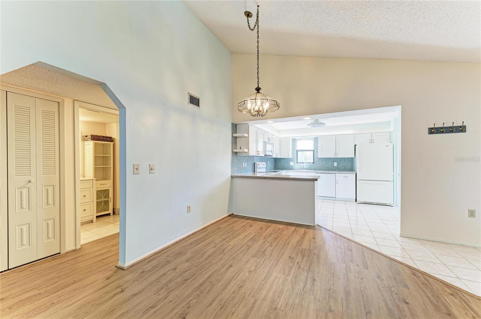 Image 11 of 50 For 5400 34th Street W D11