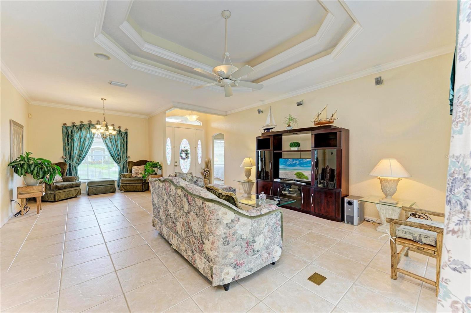 Listing photo id 16 for 2443 Silver Palm Road
