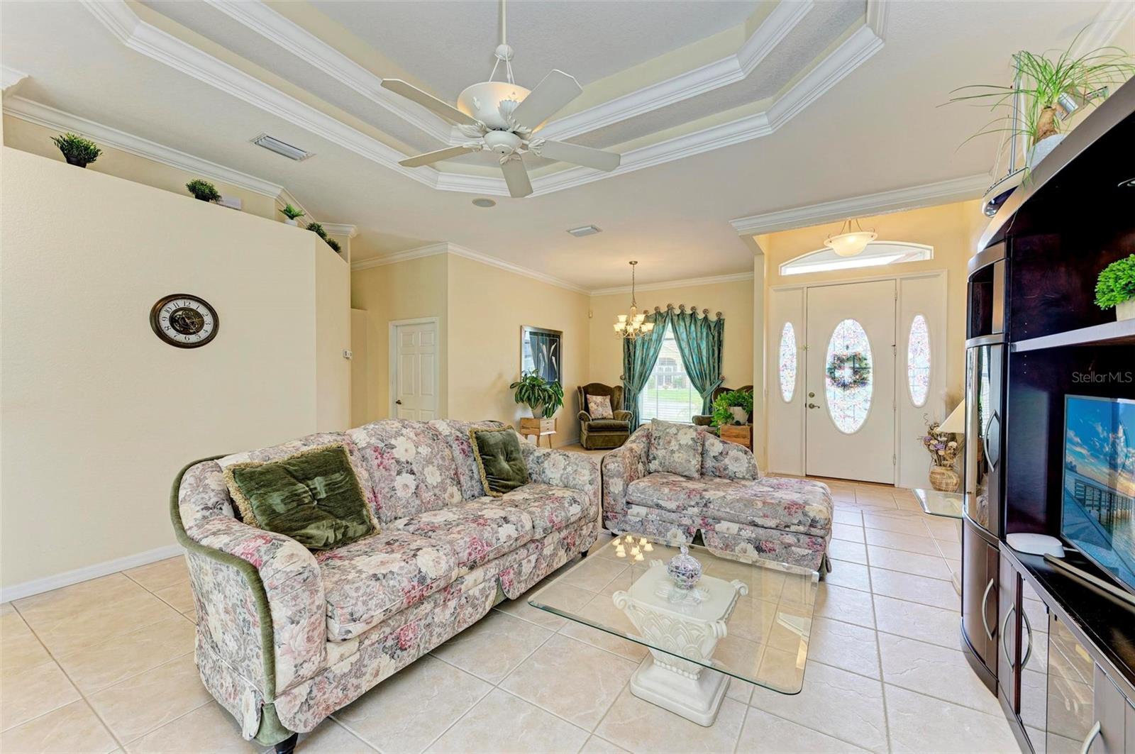Listing photo id 17 for 2443 Silver Palm Road