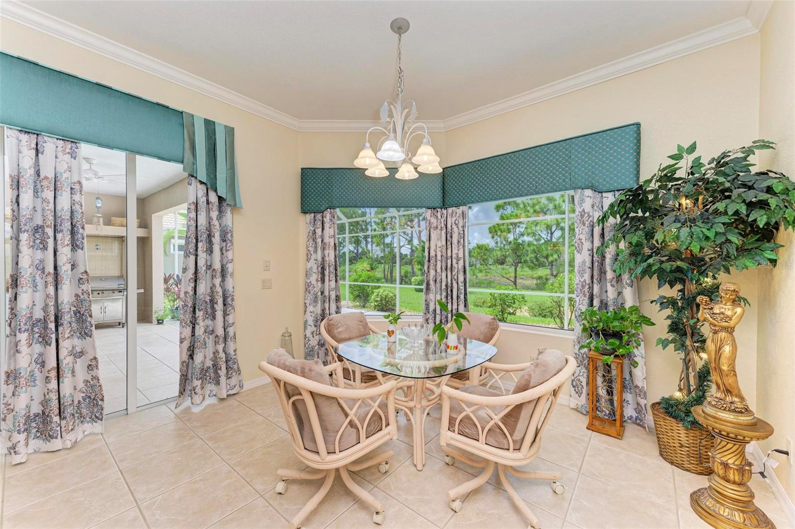 Listing photo id 24 for 2443 Silver Palm Road