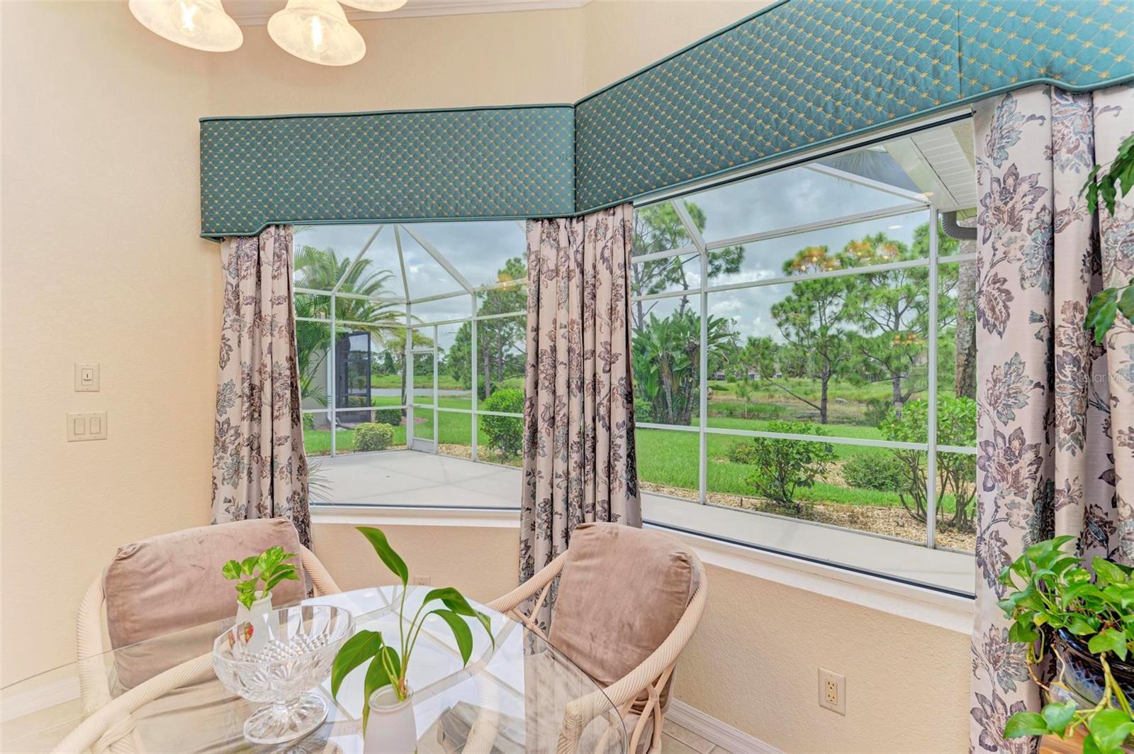 Listing photo id 25 for 2443 Silver Palm Road