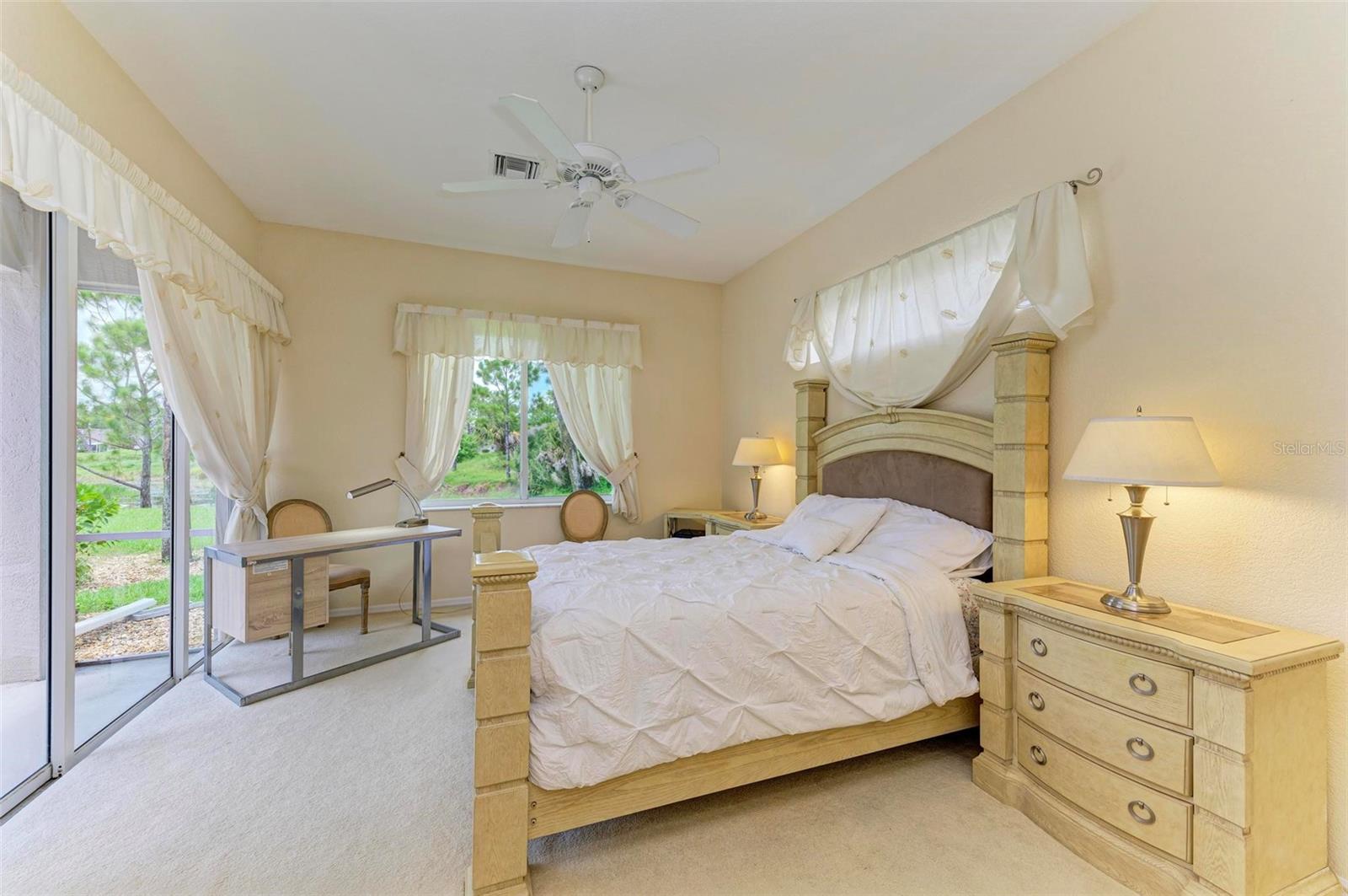 Listing photo id 26 for 2443 Silver Palm Road