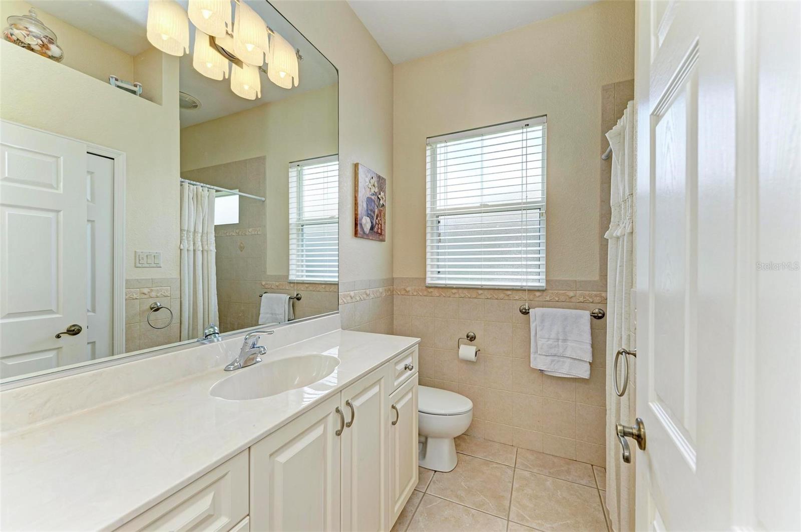 Listing photo id 36 for 2443 Silver Palm Road