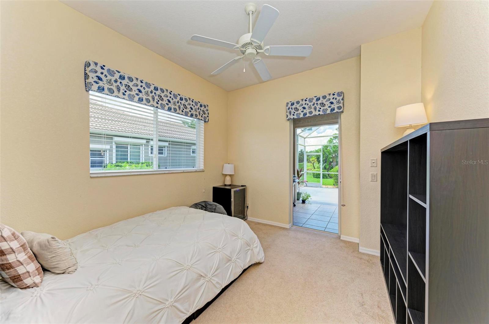 Listing photo id 37 for 2443 Silver Palm Road