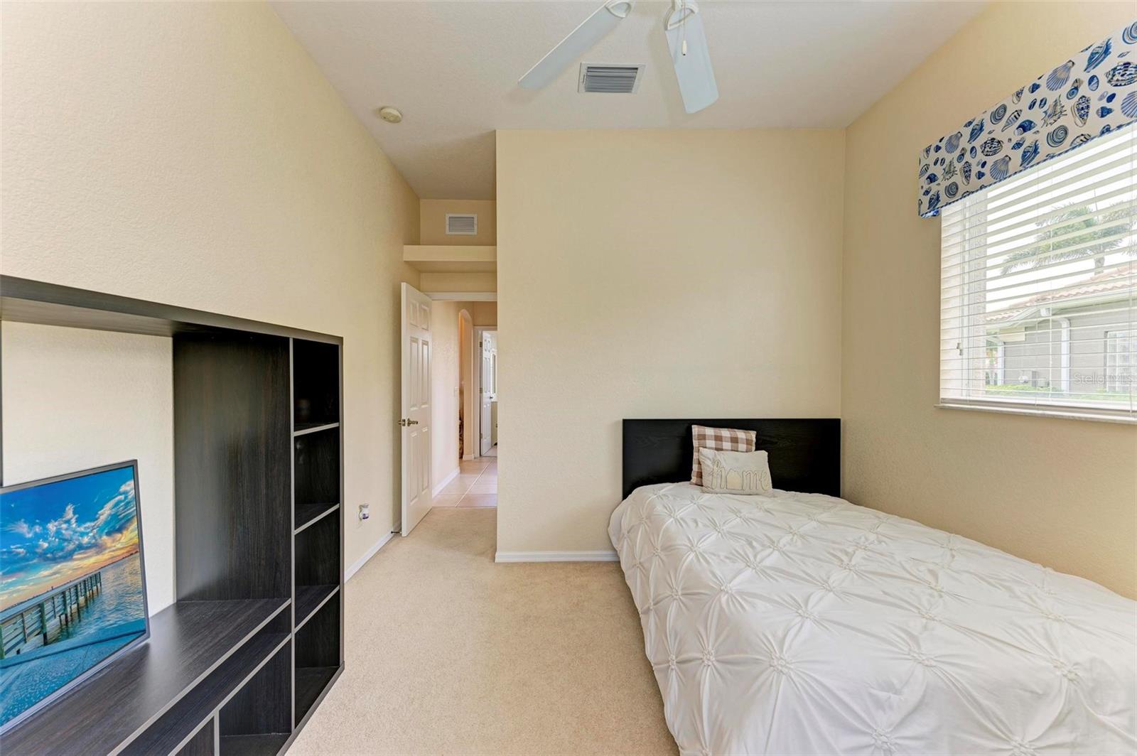 Listing photo id 38 for 2443 Silver Palm Road