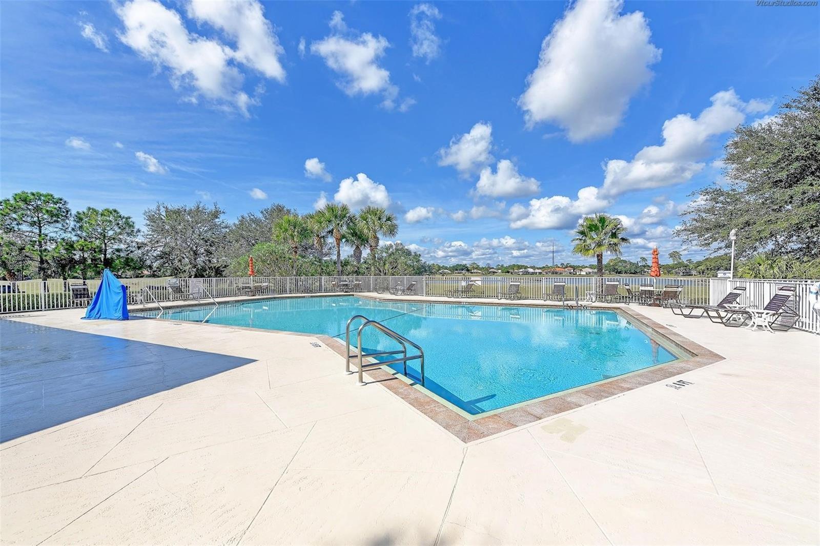 Listing photo id 52 for 2443 Silver Palm Road