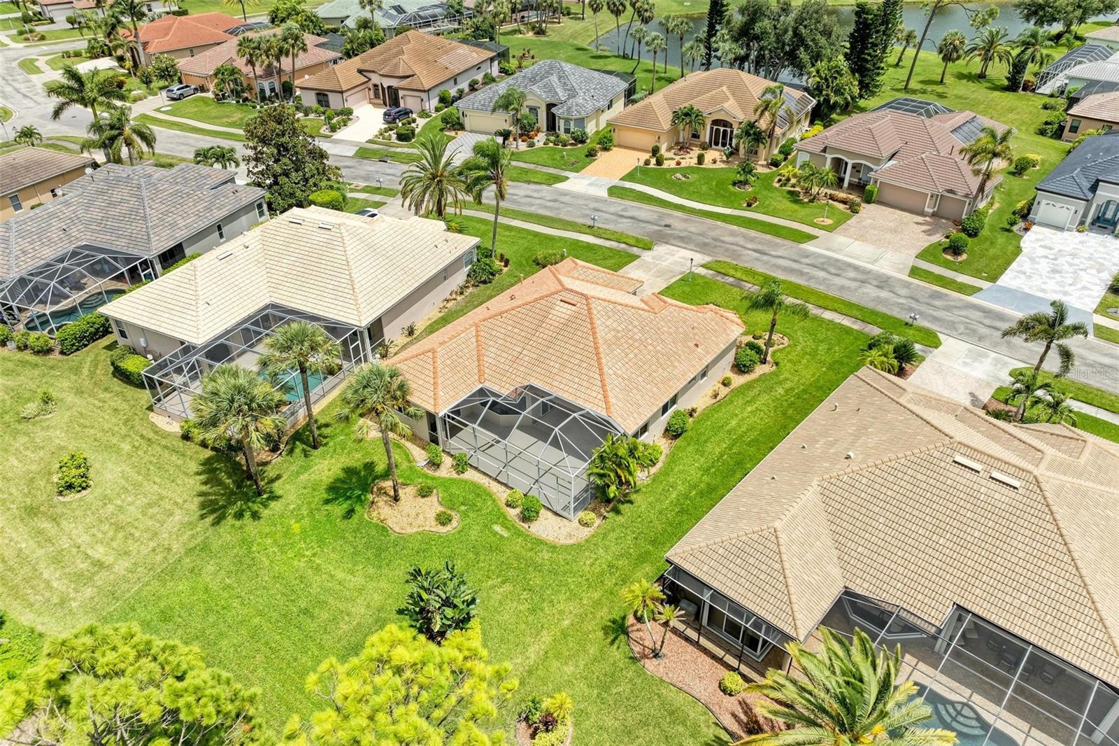 Listing photo id 4 for 2443 Silver Palm Road