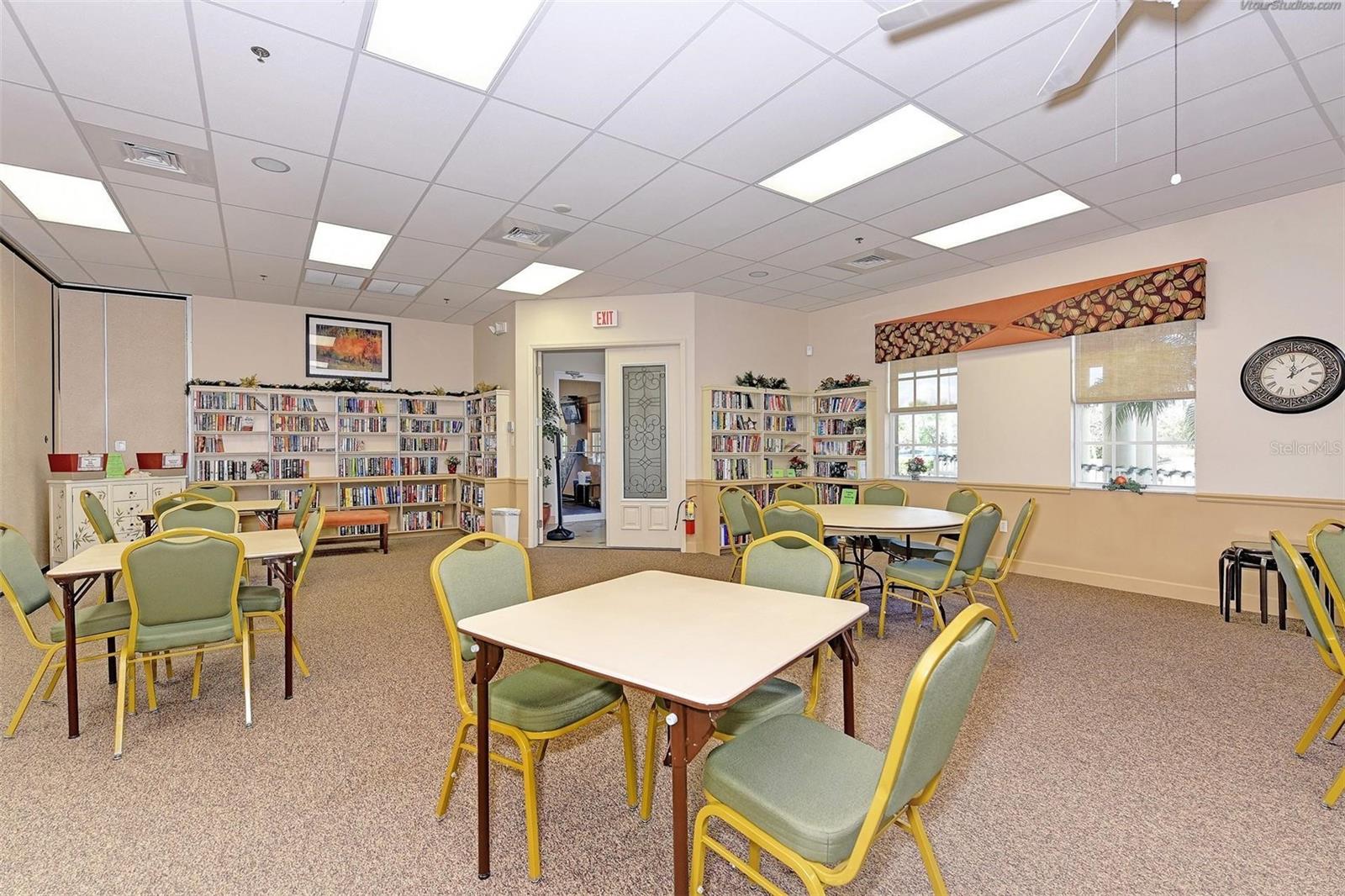 Listing photo id 60 for 2443 Silver Palm Road