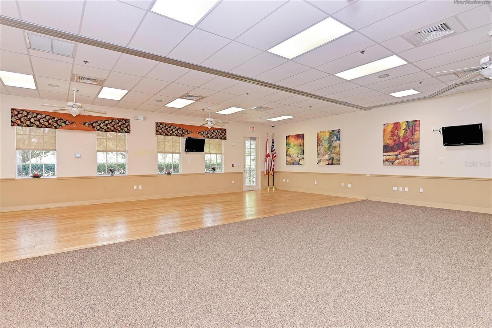 Listing photo id 61 for 2443 Silver Palm Road