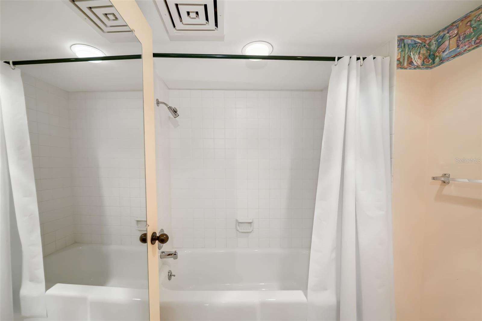 Image 28 of 57 For 815 Bayport Way 815